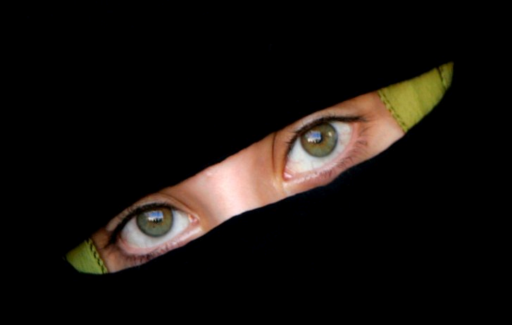 burqa-eyes-rh.png