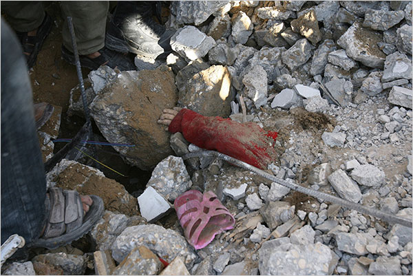 gaza-dead-girls-hand.jpg