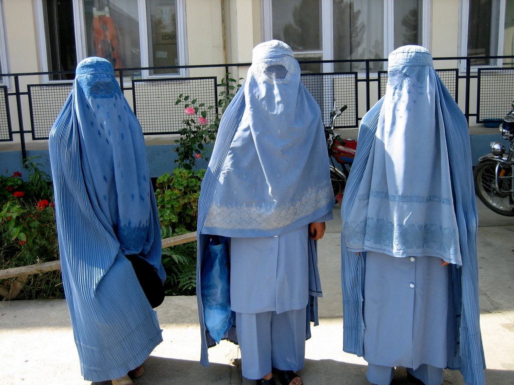 three-burqas-snapshot.jpg