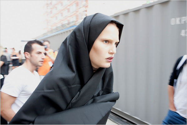 fashion-week-model-basic-face