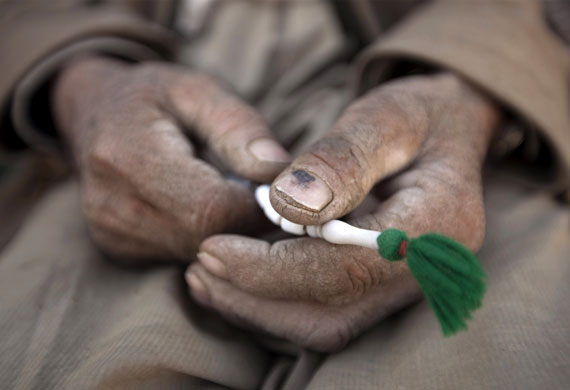 afghan-hand-prayer-beads