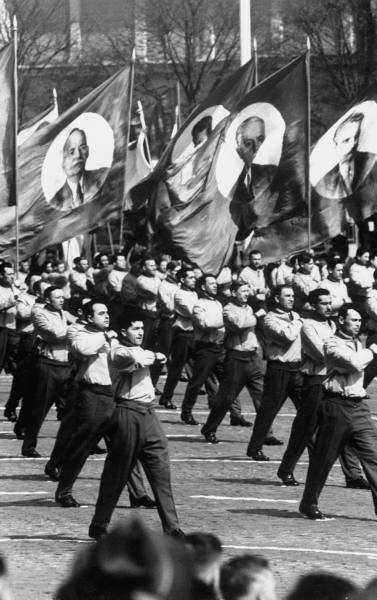 soviet-may-day-marching