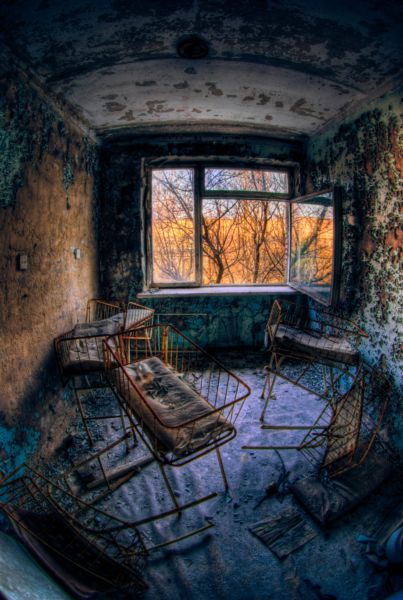 chernobyl-hospital-ruin