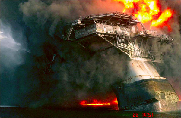 Deepwater Horizon rig aflame