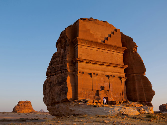 01-nabataeans-carved-palatial-tomb-670