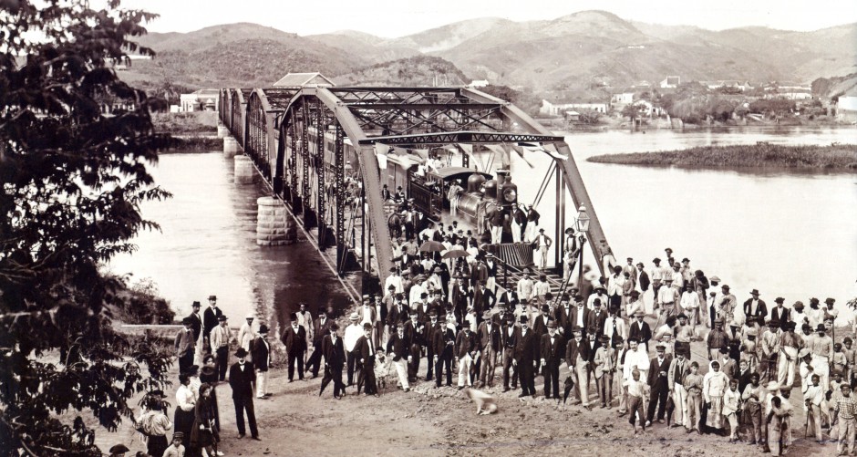 cropped-Inauguration_of_railroad_bridge_brazil_1888