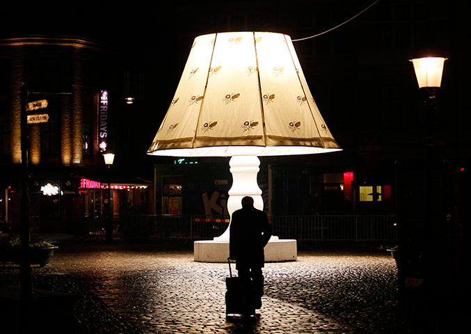 Giant-lamp-Sweden.jpg
